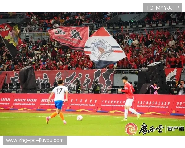 足球俱乐部文化遗产展览吸引老球迷回忆经典时刻，足球文化公司